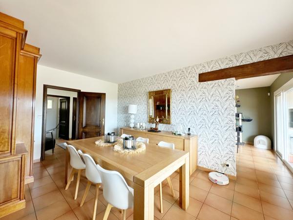 Magnifique Propriété Vue sur le Bassin de Thau à Poussan !