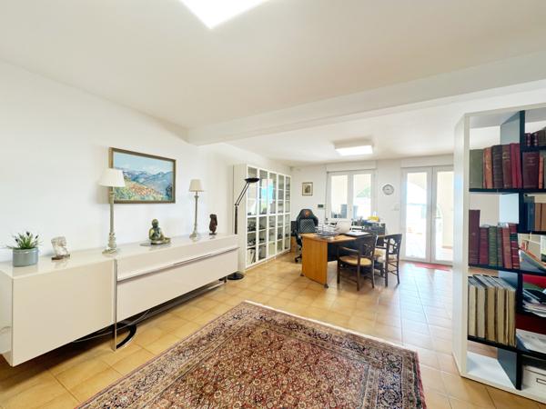 Magnifique Propriété Vue sur le Bassin de Thau à Poussan !