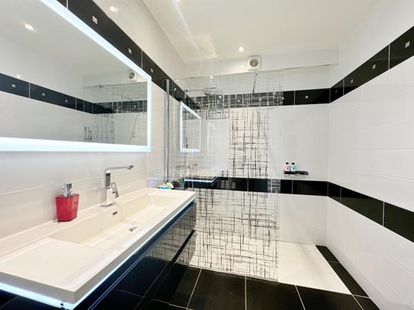 Magnifique Propriété Vue sur le Bassin de Thau à Poussan !