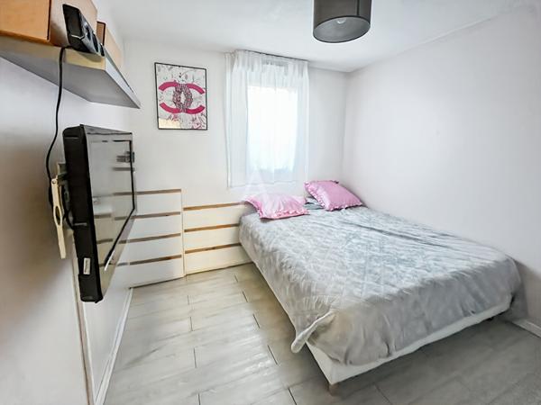Exclusivité Appartement Type 2 de 50 m2 avec terrasse véranda et place de parking Marseille 13011