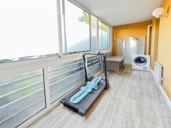 Exclusivité Appartement Type 2 de 50 m2 avec terrasse véranda et place de parking Marseille 13011