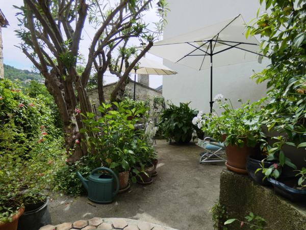 Contes (06390) Maison de village 6 pièces 3 chambres avec jardin et terrasse...