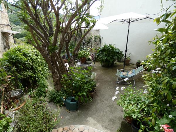 Contes (06390) Maison de village 6 pièces 3 chambres avec jardin et terrasse...