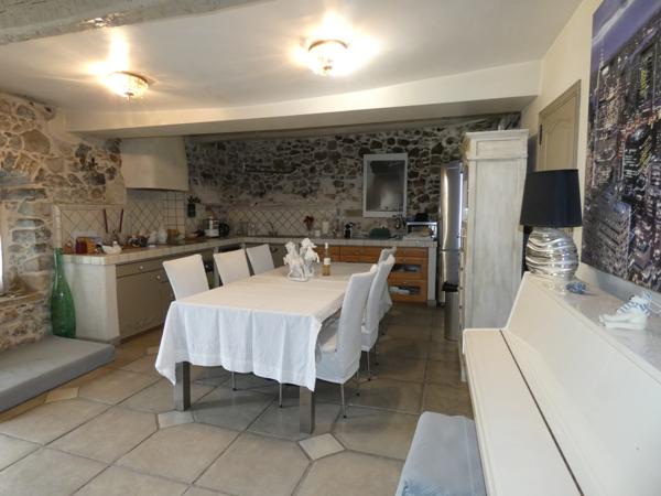 Contes (06390) Maison de village 6 pièces 3 chambres avec jardin et terrasse...