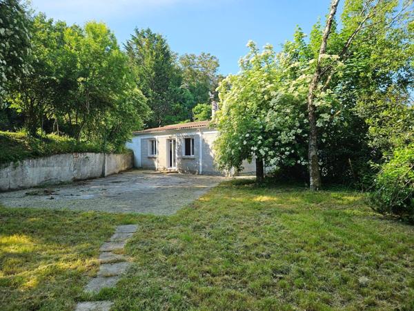 Maison à SAINT-JEAN-D'ANGELY, 17400 - 4 pièces 130m²