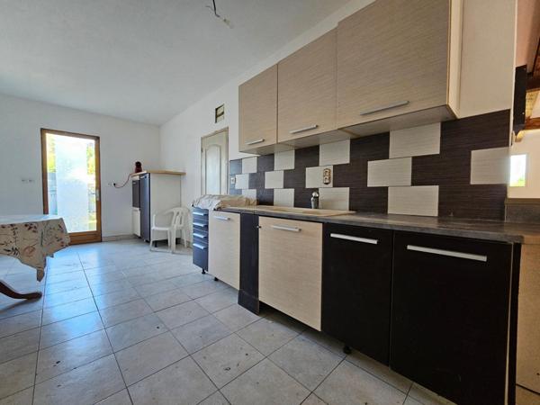 Maison à SAINT-JEAN-D'ANGELY, 17400 - 4 pièces 130m²