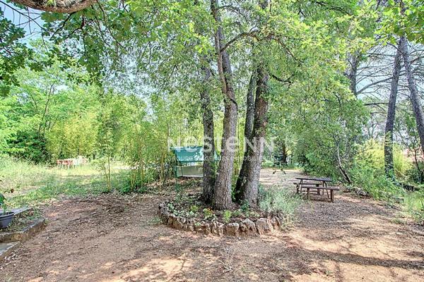 Exclusivité A VENDRE ! Maison de 92 m2 de plain pied + 10m² de dépendance + piscine le tout sur un terrain de 2 hectares!!