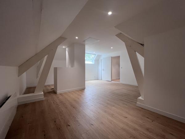 Maison 9 pièce(s) 5 chambre(s) 235 m²