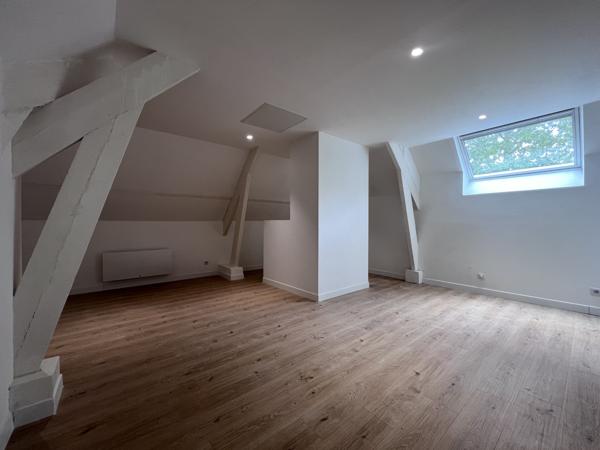 Maison 9 pièce(s) 5 chambre(s) 235 m²