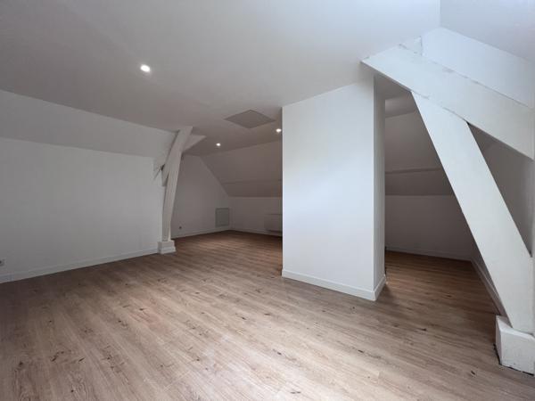 Maison 9 pièce(s) 5 chambre(s) 235 m²