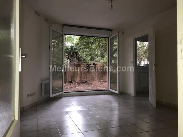 Beaux Arts-T2 calme au sein d'un ilôt de verdure