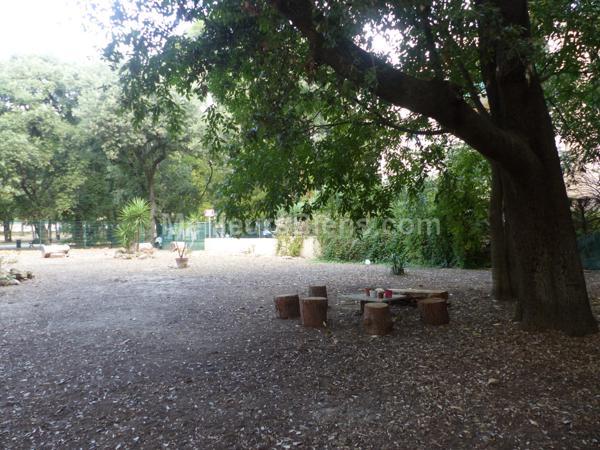 Beaux Arts-T2 calme au sein d'un ilôt de verdure