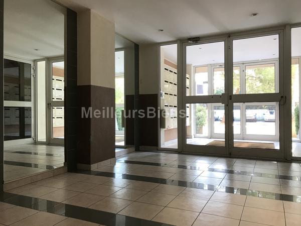 Beaux Arts-T2 calme au sein d'un ilôt de verdure