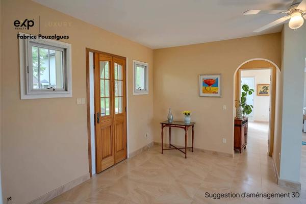 Maison contemporaine de plain-pied, environnement privilégié.