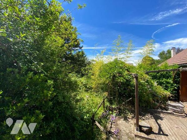 SAINT CIRGUES DE MALBERT, sur terrain de 916 m², maison d'habitation individuelle comprenant RD...