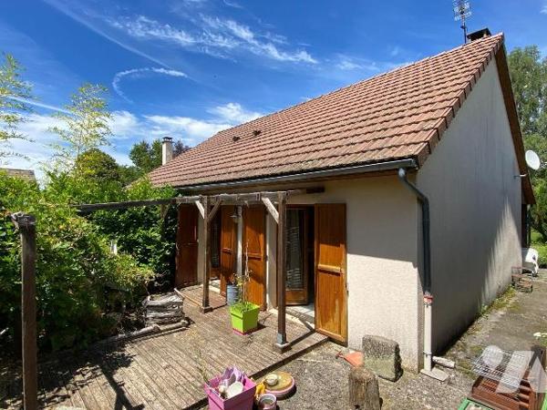 SAINT CIRGUES DE MALBERT, sur terrain de 916 m², maison d'habitation individuelle comprenant RD...