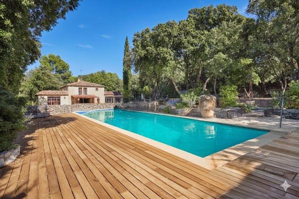 Vente Maison de luxe Aix-en-Provence 12 Pièces 425 m²