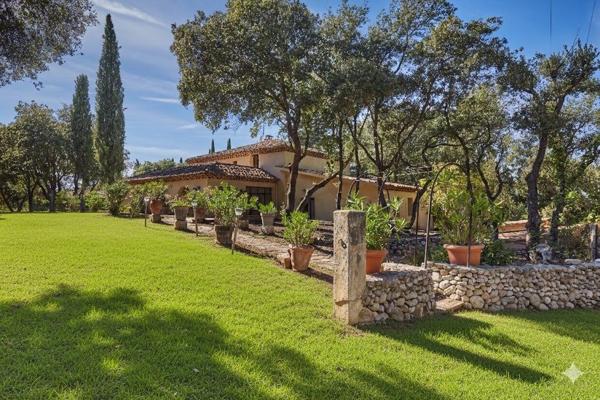 Vente Maison de luxe Aix-en-Provence 12 Pièces 425 m²