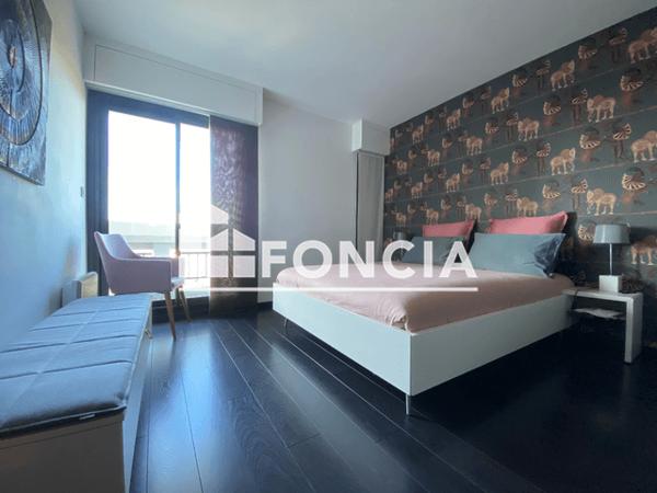 Location Appartement meublé 4 pièces 85.43 m² - 24 RUE FRANCK DELMAS La Rochelle 17000