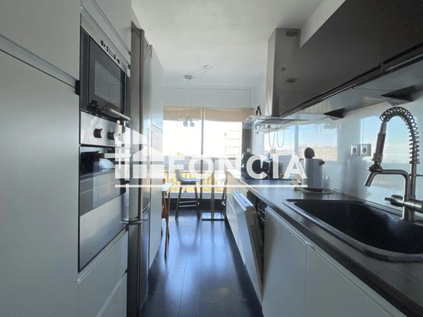 Location Appartement meublé 4 pièces 85.43 m² - 24 RUE FRANCK DELMAS La Rochelle 17000