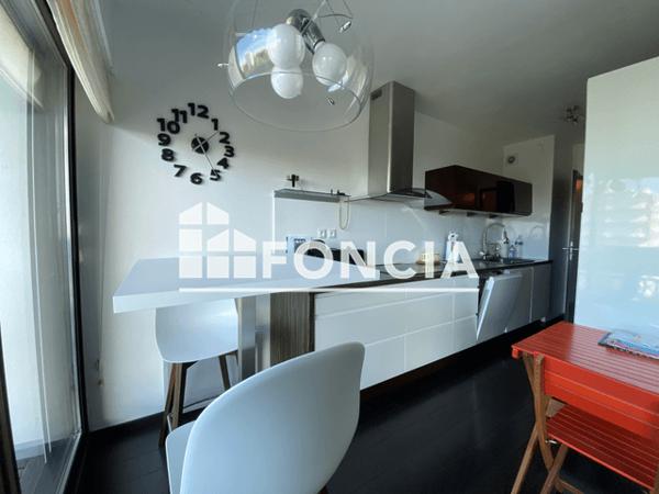 Location Appartement meublé 4 pièces 85.43 m² - 24 RUE FRANCK DELMAS La Rochelle 17000