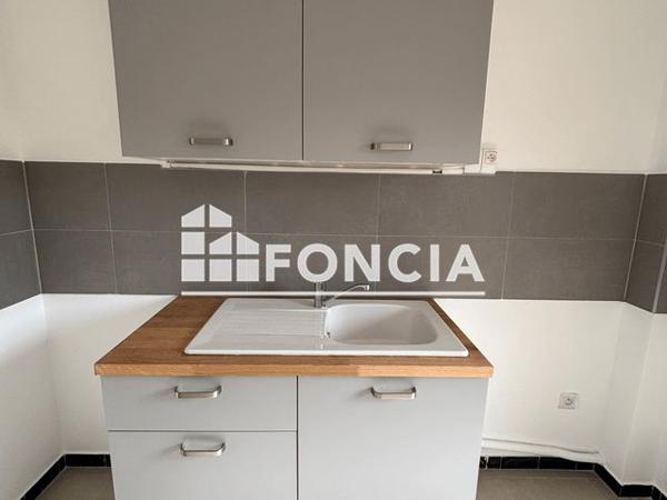 Location Appartement 2 pièces 48.34 m² - AVE GENERAL CARMILLE La Seyne Sur Mer 83500