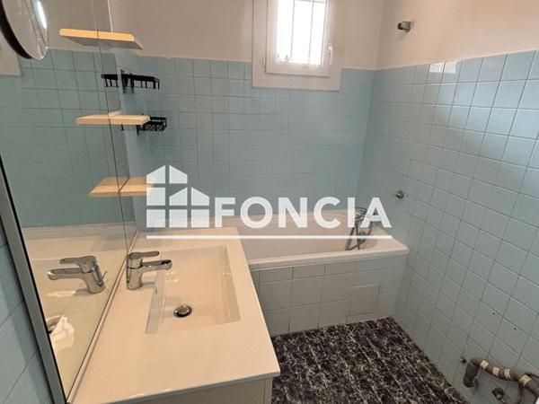 Location Appartement 2 pièces 48.34 m² - AVE GENERAL CARMILLE La Seyne Sur Mer 83500