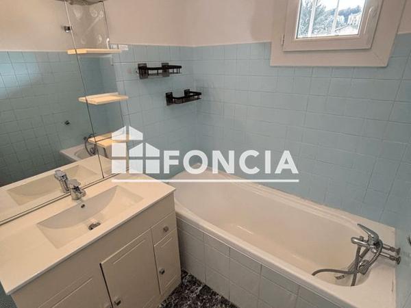 Location Appartement 2 pièces 48.34 m² - AVE GENERAL CARMILLE La Seyne Sur Mer 83500