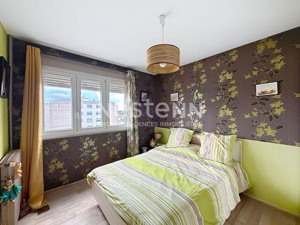 Appartement 3 Pièces en étage élevé avec balcons et parking - 69500 BRON