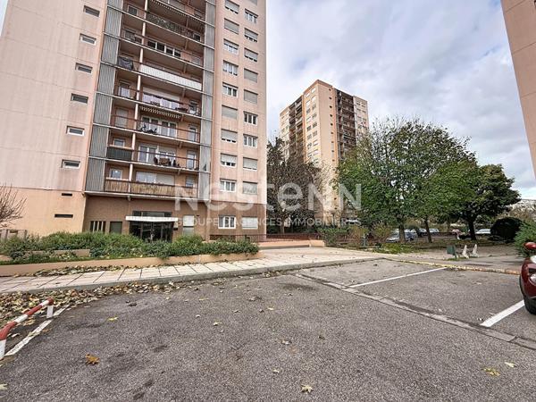 Appartement 3 Pièces en étage élevé avec balcons et parking - 69500 BRON