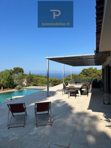 Villa contemporaine vue mer