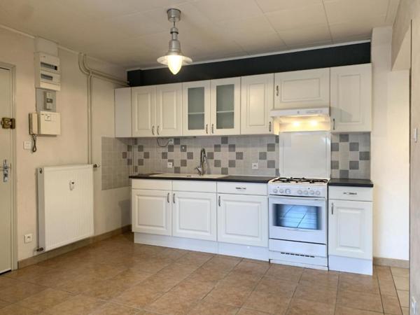 APPARTEMENT T2 A LOUER A ROANNE - CENTRE VILLE