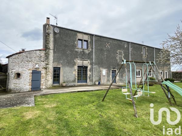 Maison à vendre 10 pièces 205 m² Chantonnay