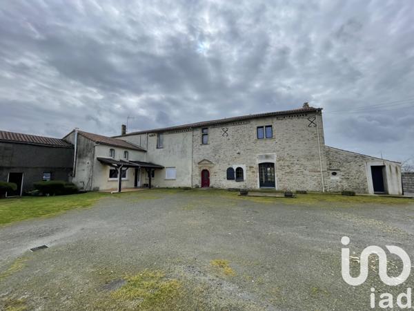 Maison à vendre 10 pièces 205 m² Chantonnay