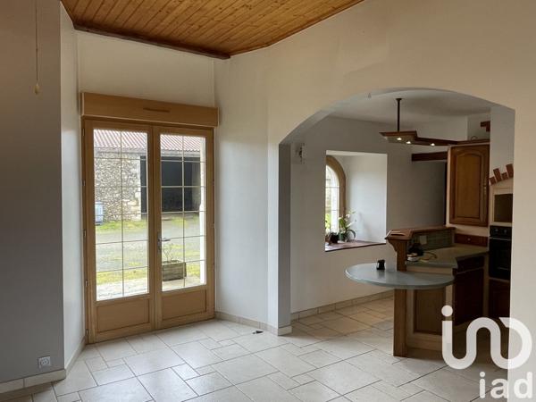 Maison à vendre 10 pièces 205 m² Chantonnay