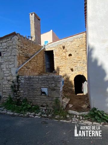SAINT-PIERRE D'OLERON - LA COTINIERE - CHAI EN PIERRES
