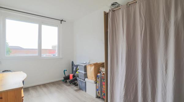 Appartement
         3 pièces
        - 73 m² 118 000 € *