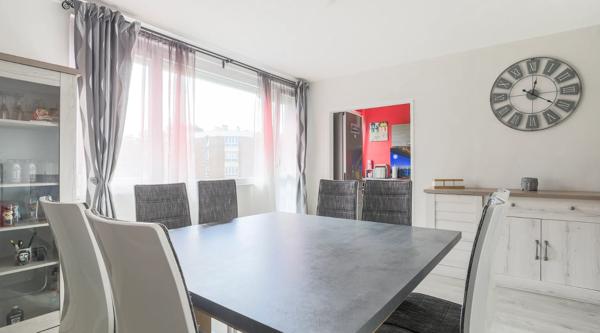 Appartement
         3 pièces
        - 73 m² 118 000 € *
