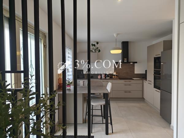 Maison
                                                                                                                                                                                                                                                                                                                        5 pièce(s)                                                                                                                                                                                                          3 chambre(s)                                                                                                                                                                                                          130  m²