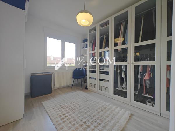Maison
                                                                                                                                                                                                                                                                                                                        5 pièce(s)                                                                                                                                                                                                          3 chambre(s)                                                                                                                                                                                                          130  m²