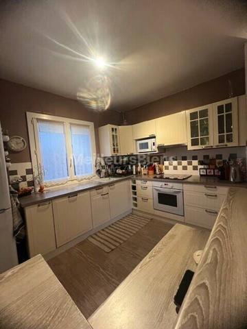 Pavilon individuel 105 M2 environ 3 chambres avec jardin.