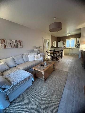 Pavilon individuel 105 M2 environ 3 chambres avec jardin.