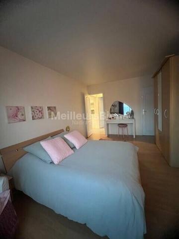 Pavilon individuel 105 M2 environ 3 chambres avec jardin.