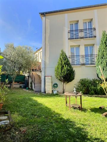 Maison Thiais proche centre-ville de 4 pièces 86.35 m2 carrez (106,58 m² au sol)