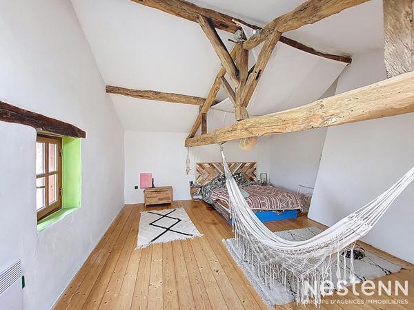 A Vendre Maison en pierre de 164 m² avec dépendance de 120 m² et grand terrain dans un hameau