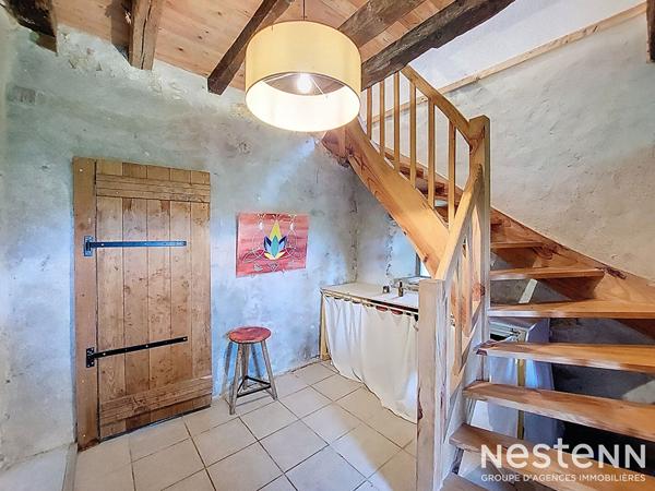 A Vendre Maison en pierre de 164 m² avec dépendance de 120 m² et grand terrain dans un hameau