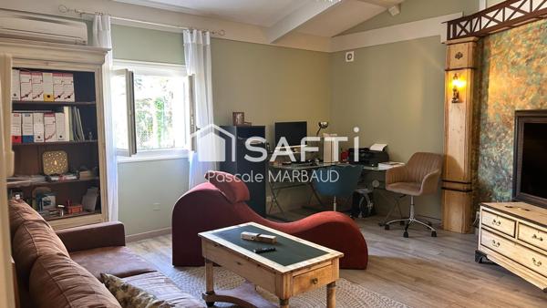 Villa de Plain Pied, 4 chambres , sur 593 m² clôturé, en excellent état.