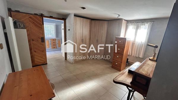 Villa de Plain Pied, 4 chambres , sur 593 m² clôturé, en excellent état.