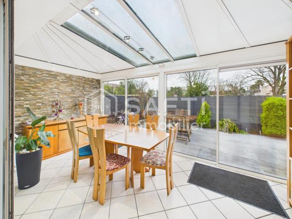 Mérignac Capeyron – Maison de ville avec jardin, terrasse, garage et carport