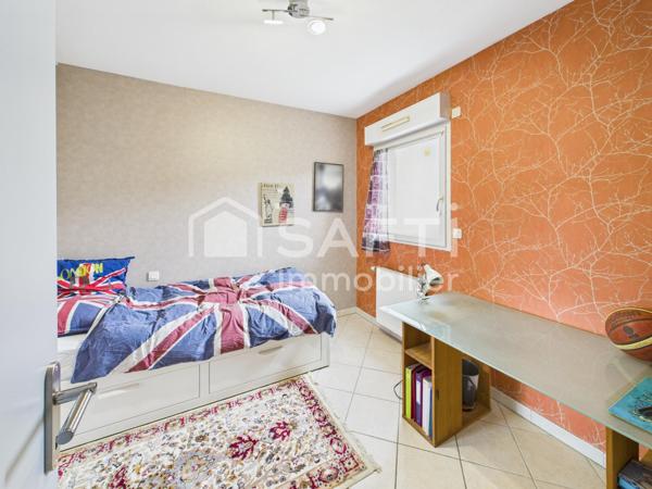 Mérignac Capeyron – Maison de ville avec jardin, terrasse, garage et carport